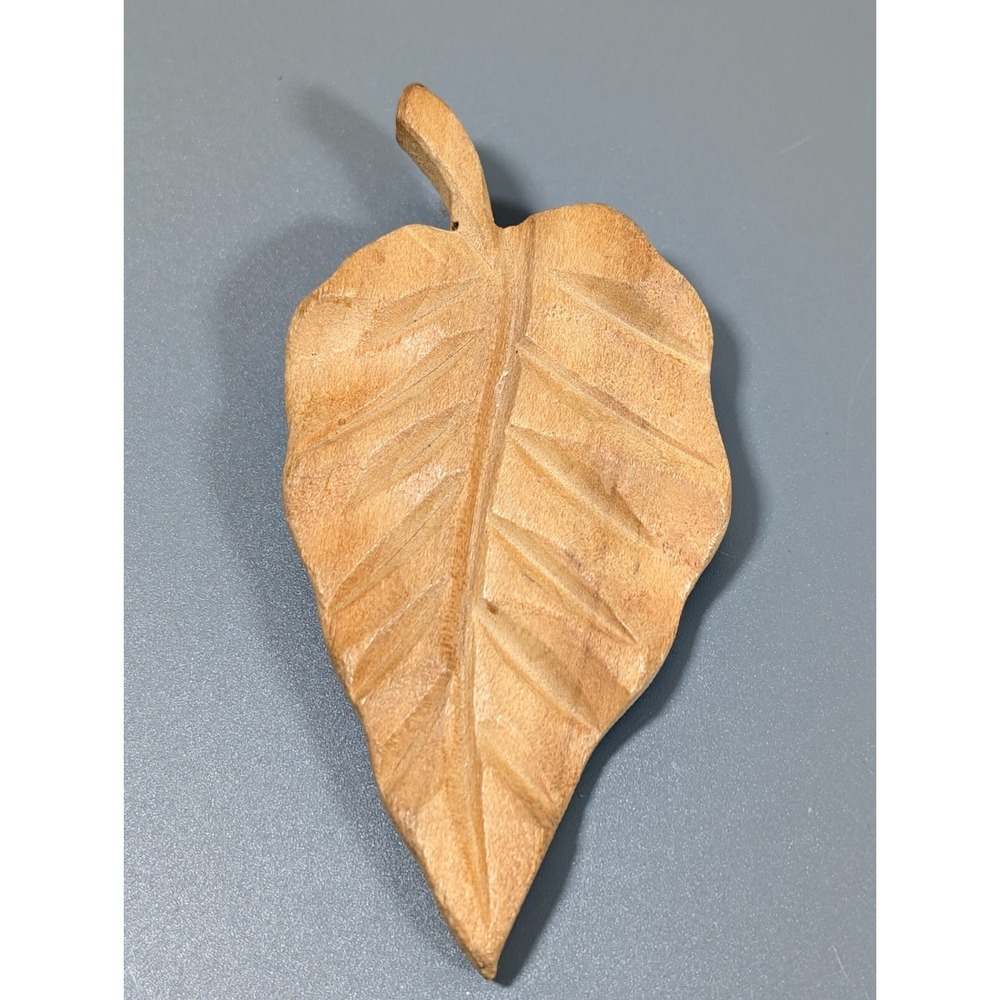 Vintage Patent Pending Carved Wood Leaf Large Pin Brooch Boho Western MCM Brown‎